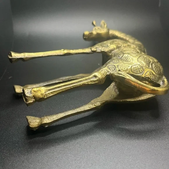 Solid Brass vintage giraffe figurine with a textured hide. 8” tall 8.5” wide - Picture 12 of 12